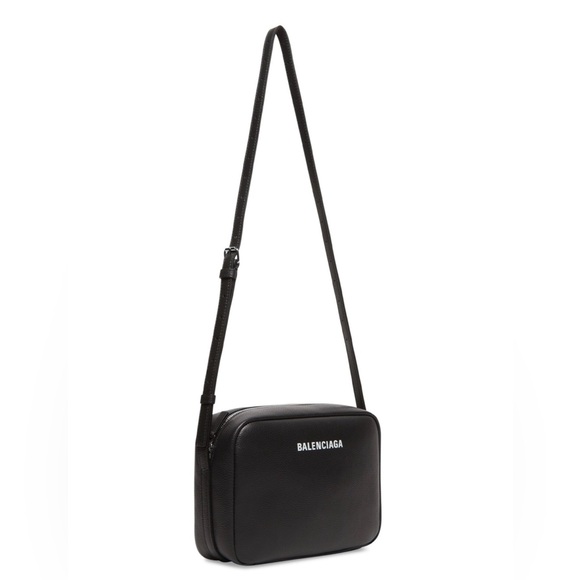 BALENCIAGA WOMEN'S EVERYDAY MEDIUM CAMERA BAG IN BLACK. - Picture 4 of 7
